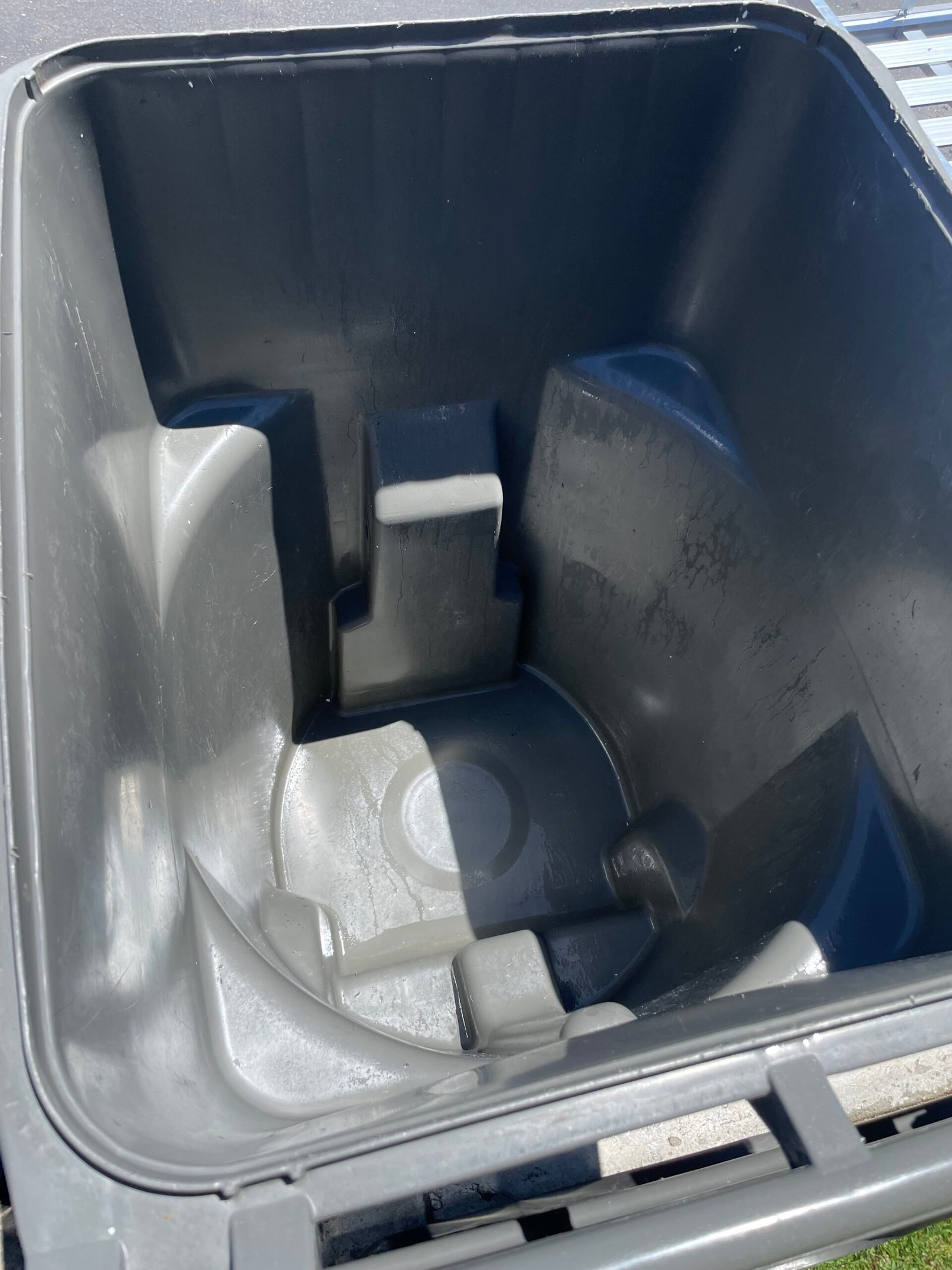 Clean trash bin after Cleanup Pros SD cleaning